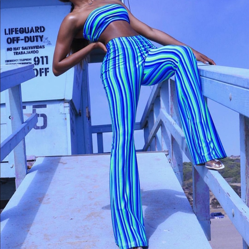 Striped set